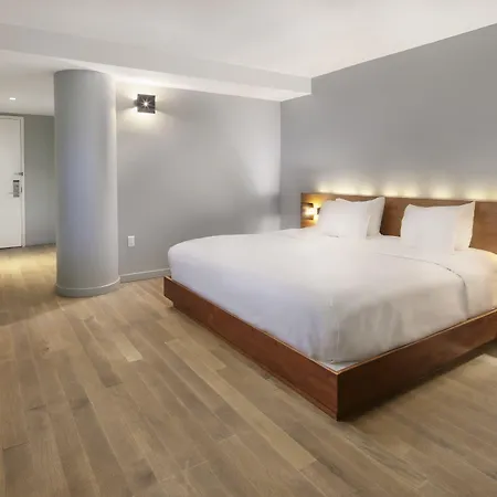 Truss Times Square Hotel 4*