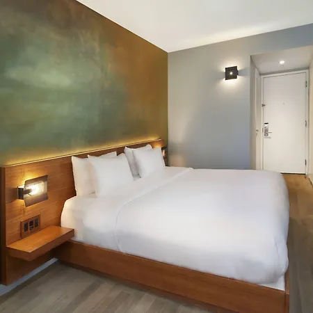 Truss Times Square Hotel 4*