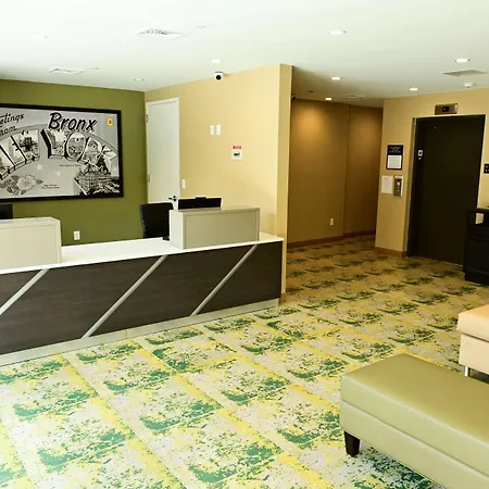 Hotel Super 8 By Wyndham Bronx Near Botanical Garden