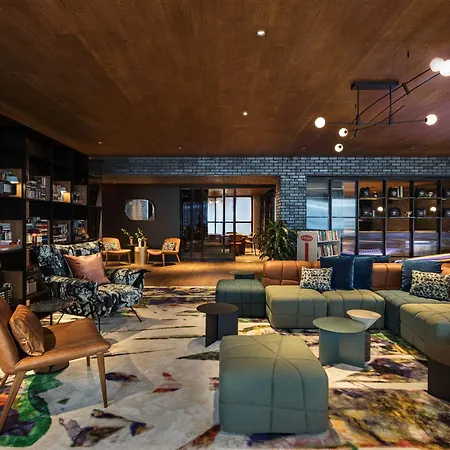 Moxy Nyc East Village Hotel 3*