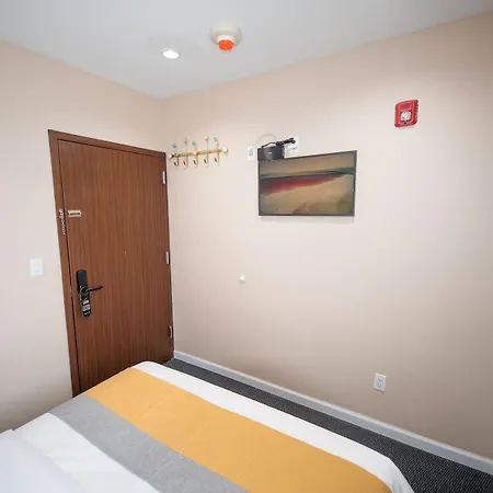 Hotel Flushing Garden 2*