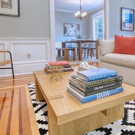 Brooklyn Gem 3 Blocks To Prospect Park - 3 King Beds 1 Queen, Free Parking, Holiday home *