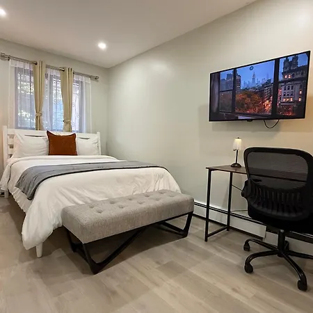 Homestay Flushing Escape *