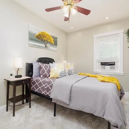 Holiday home The Oasis Duplex 12 Minutes Away From Jfk