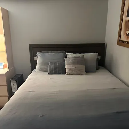 Apartment Your Away From ! New York