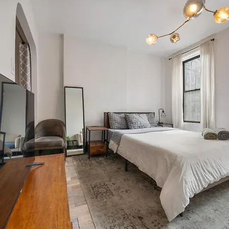 Cozy 2br In Nyc! Lenox Hill!, June To Aug 90 Days Required Apartment