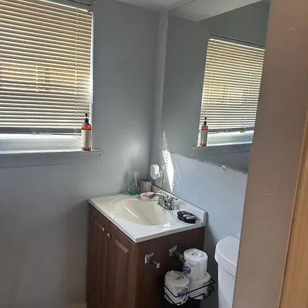 Your Away From ! Unit 2- 1st Floor Apartment New York