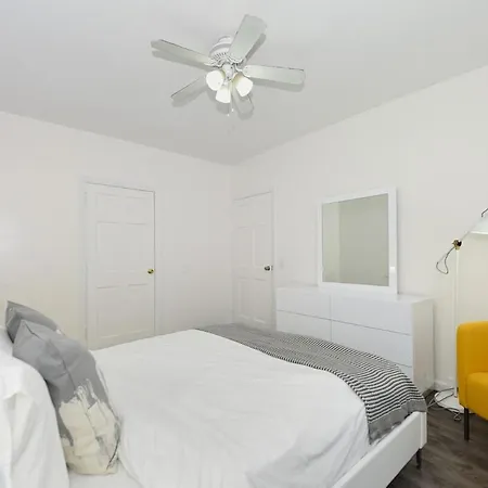 Amazing 4 Bedroom 1 Bth Laundry Dishwasher, June To Aug 90 Days Required *