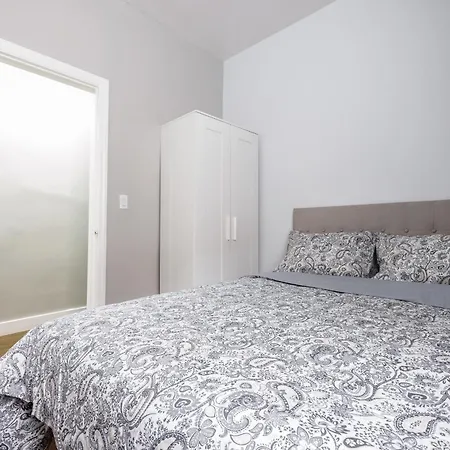 Ultimate Urban Living At Centrally Located Apartment *