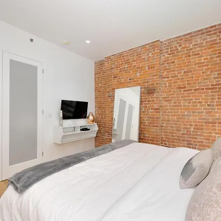 Spacious 2br 2ba With Rooftop Walk To Times Square, June To Aug 90 Days Required Apartment *