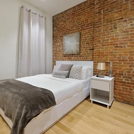 Spacious 2br 2ba With Rooftop Walk To Times Square, June To Aug 90 Days Required * New York