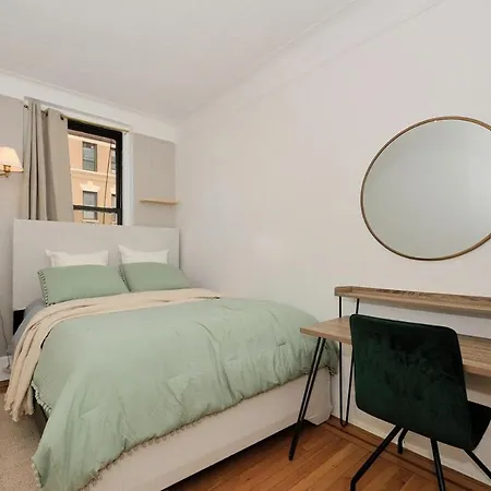 5 Bedroom 2 Bath I Full Floor I Midtown * New York