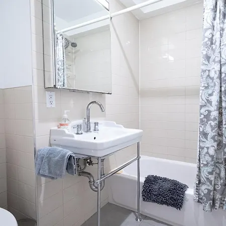3br Two Blocks To Park Elevator, Laundry, Virtual Doorman