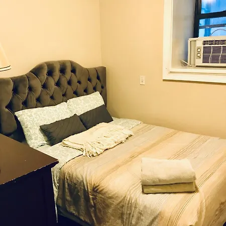 Spacious 4br 2ba With Private Outdoor Space Uws Apartment