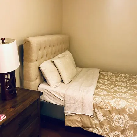 Spacious 4br 2ba With Private Outdoor Space Uws Apartment