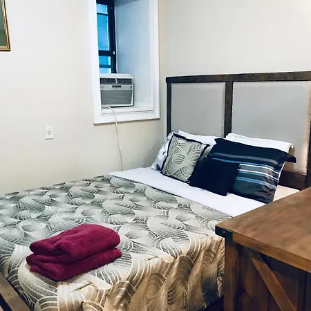Spacious 4br 2ba With Private Outdoor Space Uws Apartment *