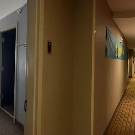 Cresthaven Jamaica-jfk New York