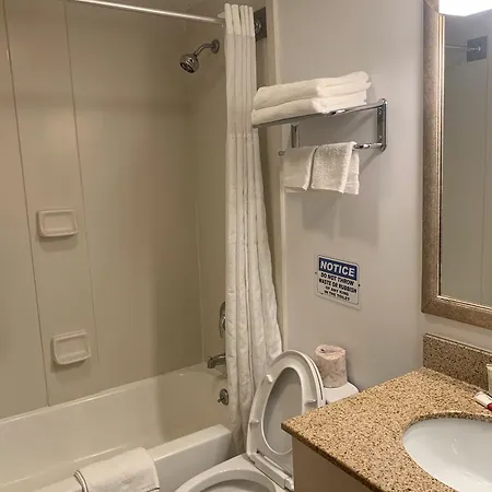 Hotel Sky Flushing/laguardia Airport 4*