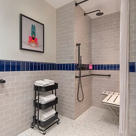 Hotel Moxy Nyc Lower East Side 3*