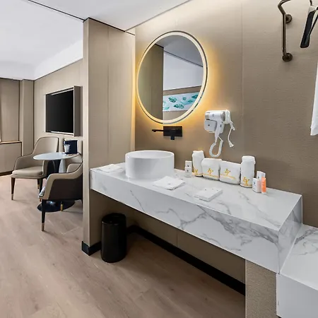 Ly Hotel New York