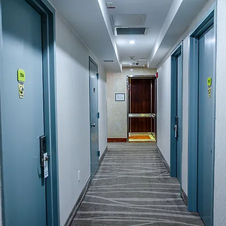 Elmhurst 3* New York