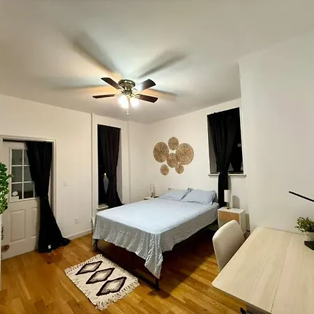 Lavish Columbus Circle Manhattan By Park & Times Square Adults Only Guest house 4*