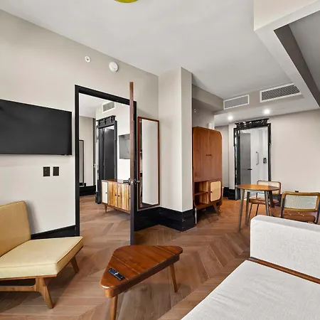 Freeman 503 By Rove Travel - 1br With Shared Amenities *