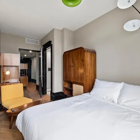 Freeman 903 By Rove Travel - 1br With Shared Amenities New York