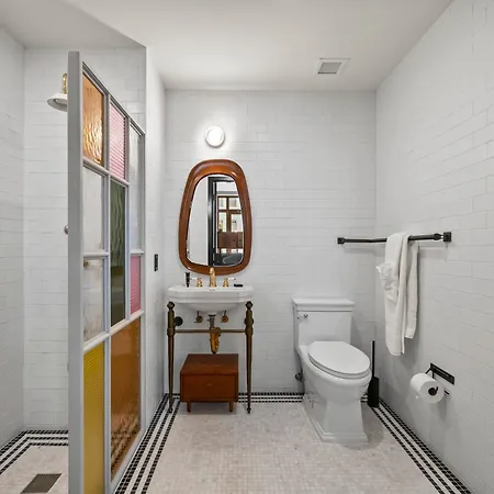 Freeman 901 By Rove Travel - With Shared Amenities Holiday home New York