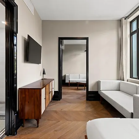 Freeman 303 By Rove Travel - 1br With Shared Amenities *
