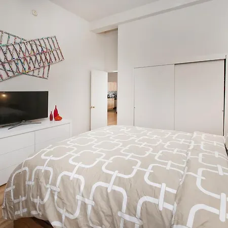 Luxury Next To Times Square Apartment New York
