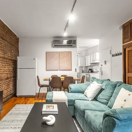 Apartment Excellent Location - 3 Bedroom In Midtown Manhattan!