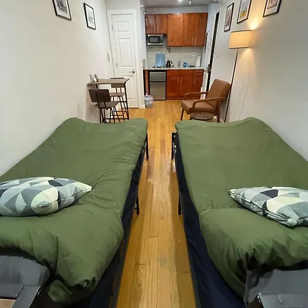 Union Square With Kitchen -shared Bathroom Apartment *