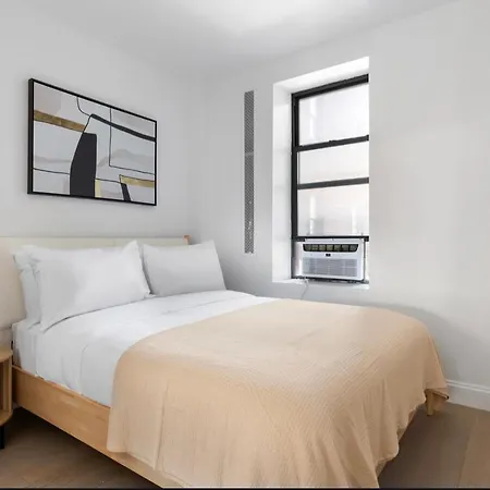Three Bedroom In Upper West Side *