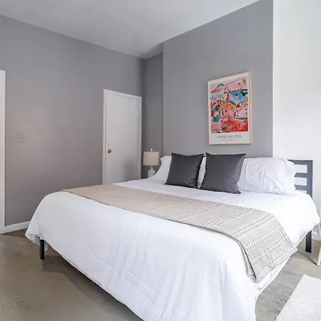 Location! 3br Near Empire State, Madison Square Garden *