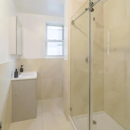 Apartment Spacious 3br - Walk To Times Square, Empire State Building And More! New York