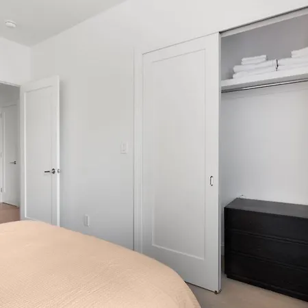 Three Bedroom In Upper West Side Apartment