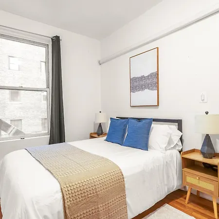 Apartment Excellent Location - 3 Bedroom In Midtown Manhattan! New York