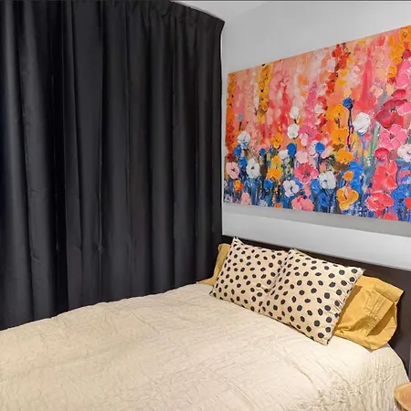 Apartment Superb 4-bedroom 1 Block From Park In Vibrant New York