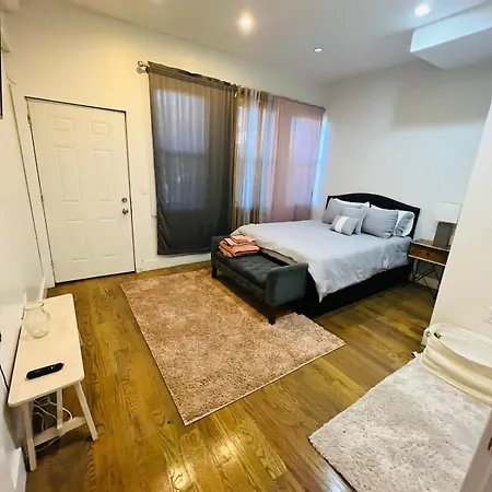 Starcrown Apartment *