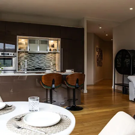 Apartment Premier Host - Luxurious Stunning High-floor Corner 2-bedroom New York