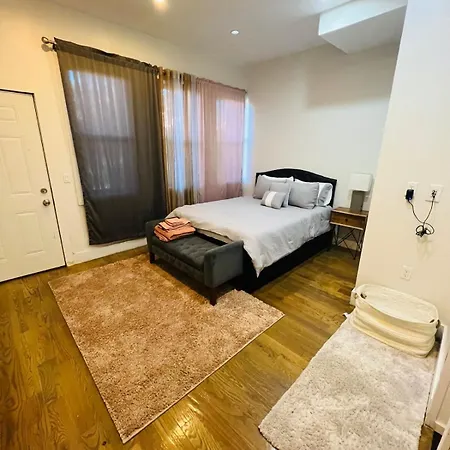 Starcrown Apartment