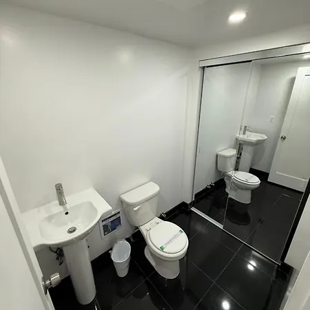 Apartment 31 Street Broadway