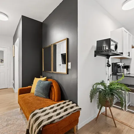 2br In Times Square Near Restaurants * New York