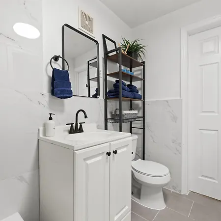 2br In Times Square Near Restaurants * New York