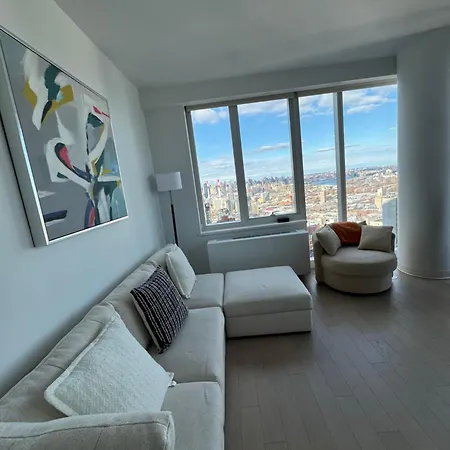 Luxury 2 Bedrooms 2 Bathrooms Corner Breathtaking Views Modern Retreat