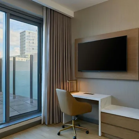 The Westin Flushing Laguardia Airport Hotel