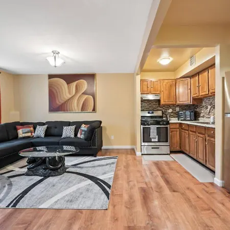 Holiday home Cozy Two Bedroom In Brooklyn