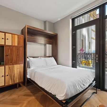 Freeman 201 By Rove Travel - 2br With Shared Amenities *