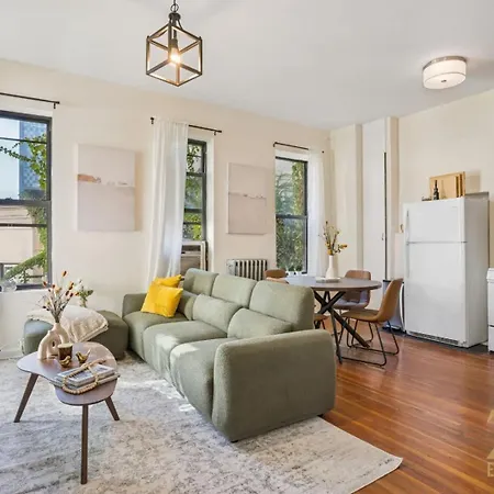 Stylish 2-bedroom In The Upper East Side Apartment
